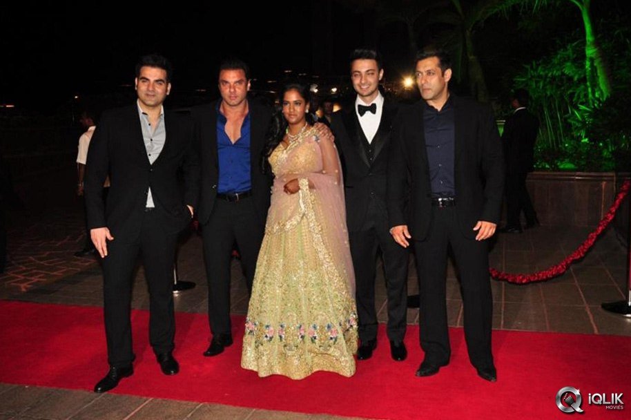 Celebrities-Attend-Salman-Khan-Sister-Arpita-Wedding-Reception
